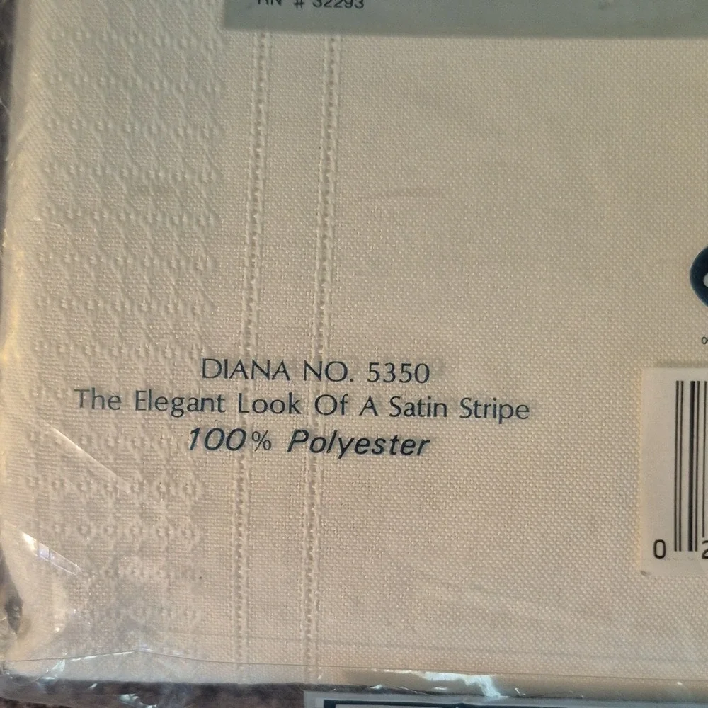 Elrene Satin Stripe Tablecloth 70